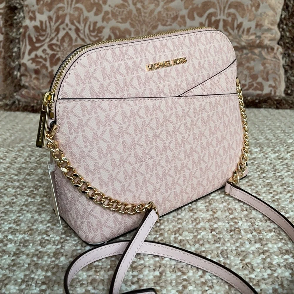 Michael Kors Jet Set Travel Medium Dome Crossbody